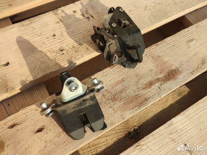 Skoda octavia a5 замок багажника