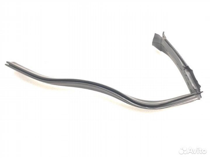 Уплотнитель капота передний правый Mercedes-Benz