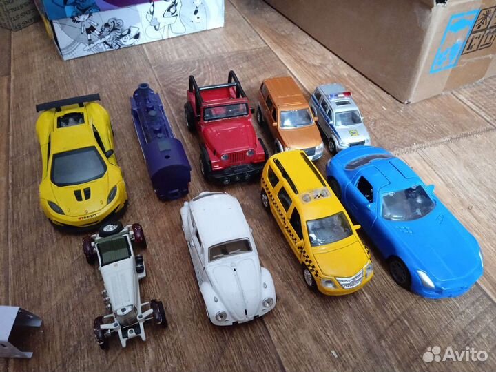 Железные инерционные машинки