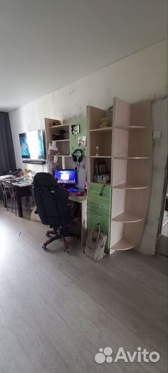 Компьютерный стол, пенал, полки