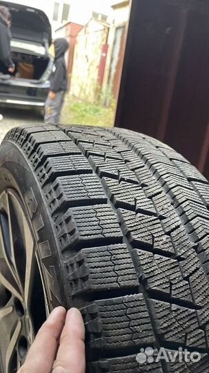 Зимние колеса 215/50/17 Bridgestone Blizzak VRX