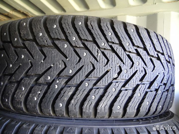 Nokian Tyres Hakkapeliitta 8 215/60 R17