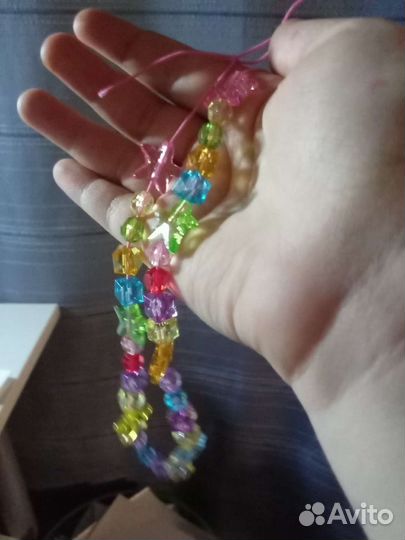 Тетрадь в клетку 42 листа + в подарок украшение