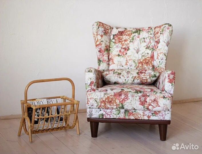 Газетница из ротанга