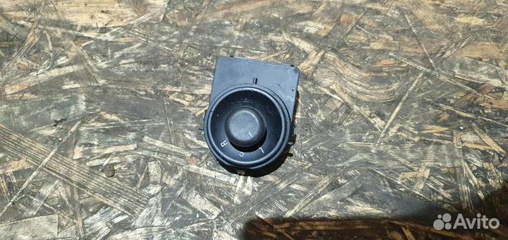 Переключатель регулировки зеркала Chevrolet Cruze