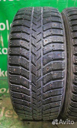 Bridgestone Ice Cruiser 5000 215/55 R16 93T