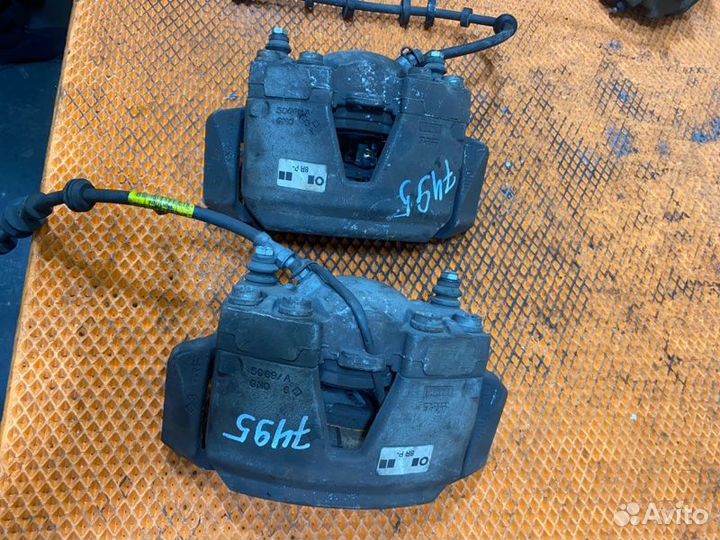 Суппорт тормозной передний Audi Q5 I 8R cdnc 2011