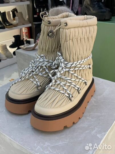 Дутики женские зимние