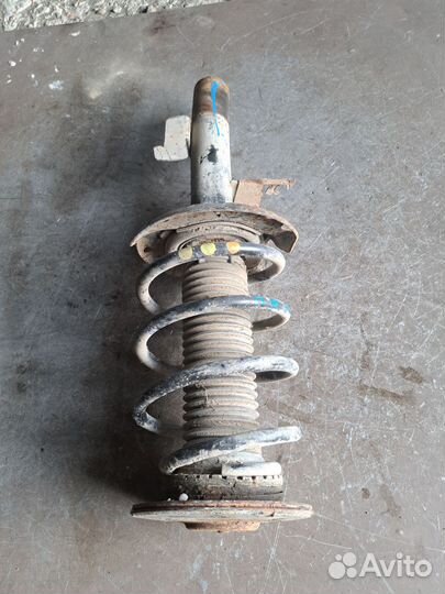 Стойка передняя правая Ford Mondeo