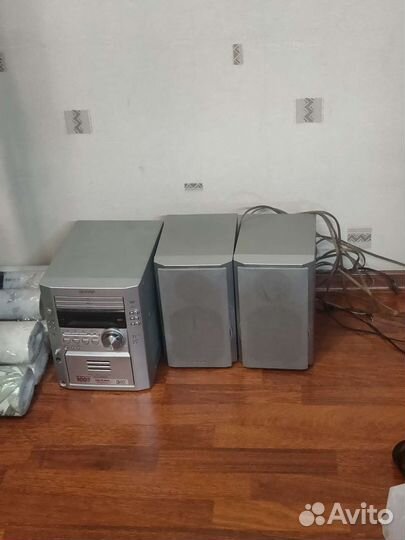 Колонки с проигрывателем