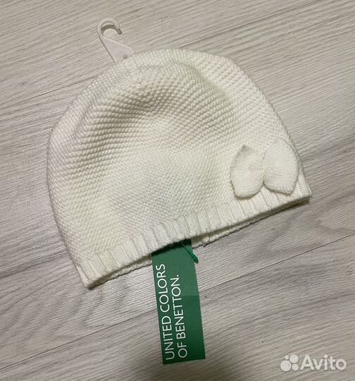 Шапка на девочку Benetton на 2-5 лет