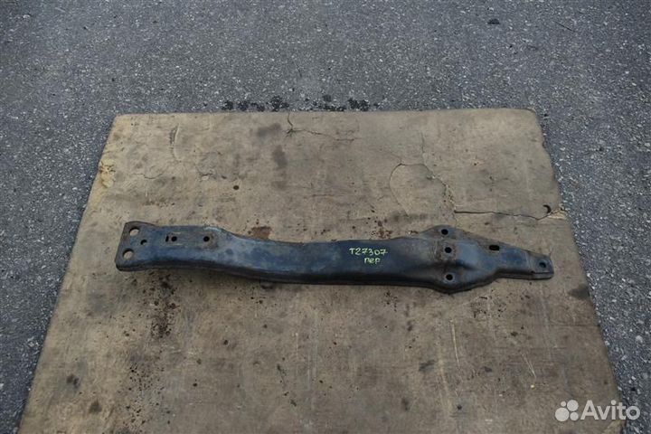 Продольный подрамник передний Chrysler Sebring