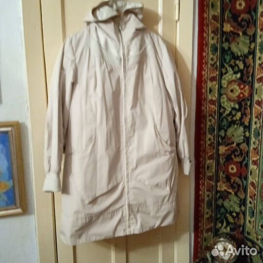 Ветровка женская, удлинённая с капюшоном