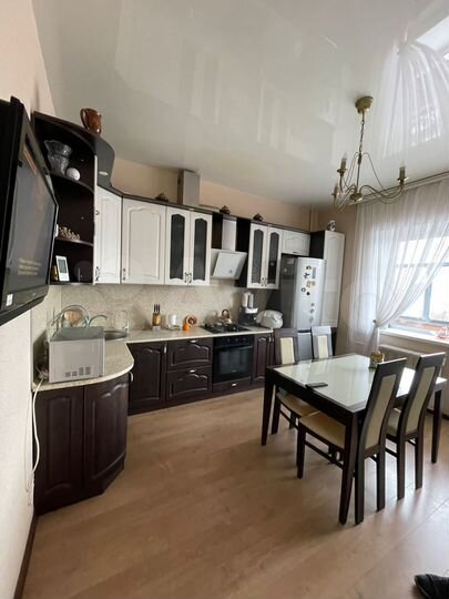 3-к. квартира, 106,7 м², 4/9 эт.