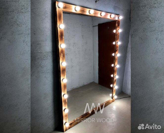 Зеркало с подсветкой большое