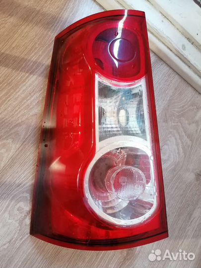 Фонарь задний левый Лада ларгус