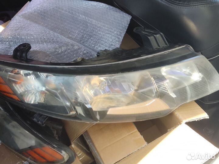 Фары на Киа форте