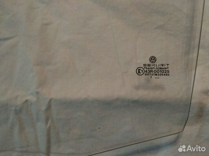 Passat b3.Стекло заднее левое оригинал
