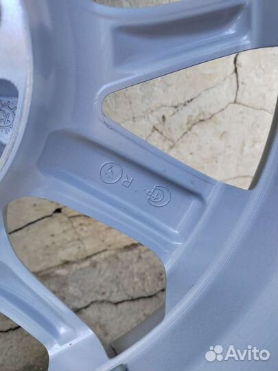 R16 Kumho 975 205/65, PCD 5x118 DIA 56.1