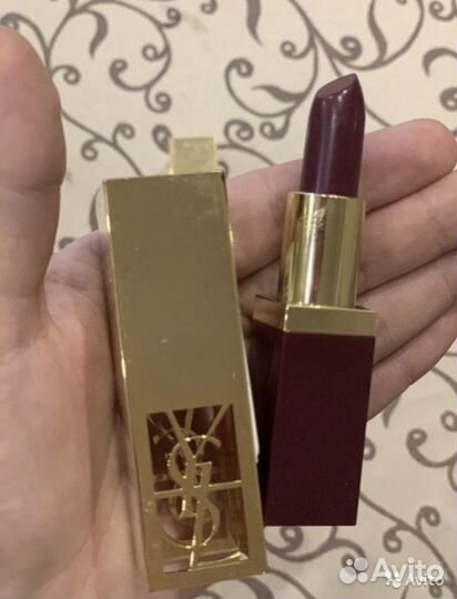 Помада Yves Saint Lourent
