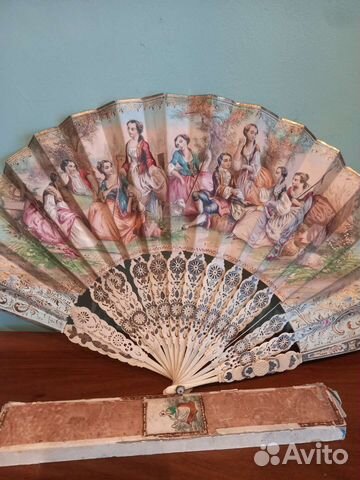 Веер старинный.черепаха роспись футляр