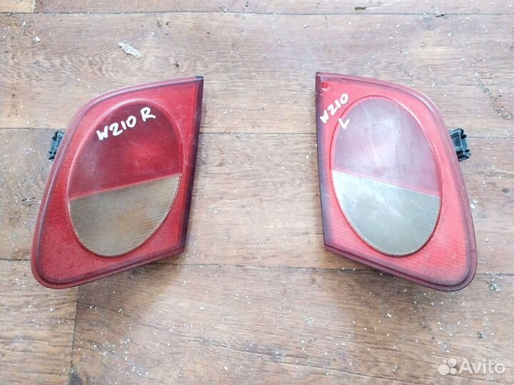 Фонарь задний внутренний прав, лев Mercedes Benz