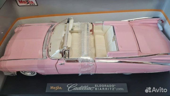Модель автомобиля Maisto Cadillac Eldorado Biarrit