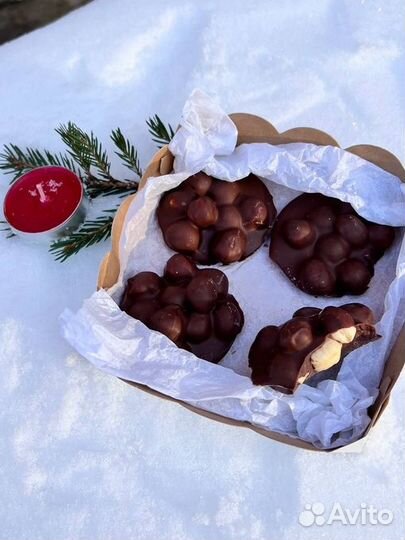 Набор орехов в шоколаде