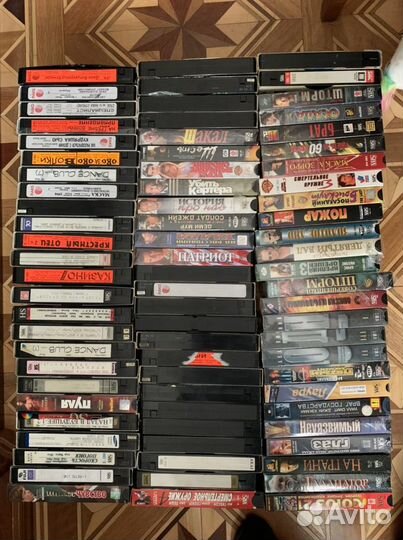 Коллекция видеокассет VHS и видак - видеосалон