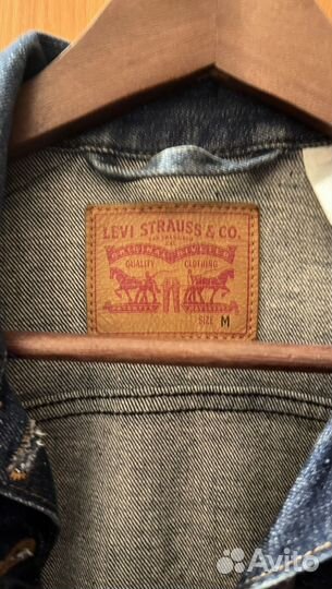 Джинсовая куртка женская Levis