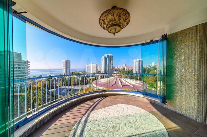 3-к. квартира, 132 м², 16/23 эт.