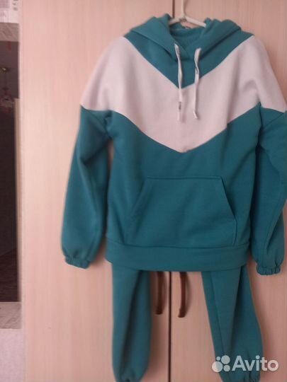 Спортивный костюм женский