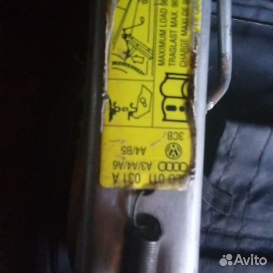 Продам оригинальный домкрат с Ауди