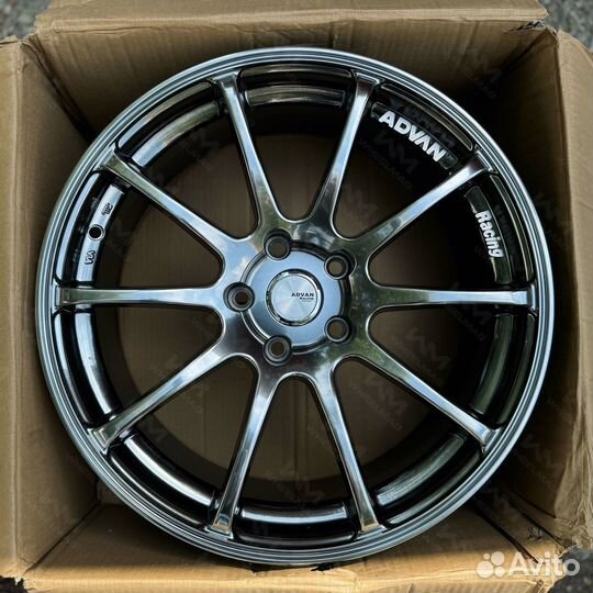 New R18 5x114,3 Advan Racing RS Design HyperBlack