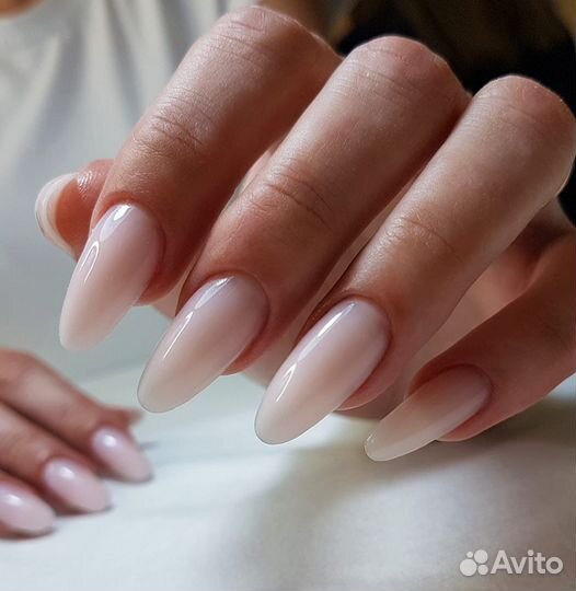 Наращивание ногтей и педикюр