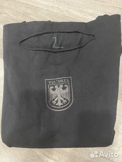 Yeezy мерч черные псы