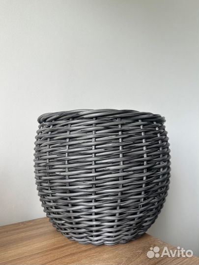 Горшок для цветов из ротанга