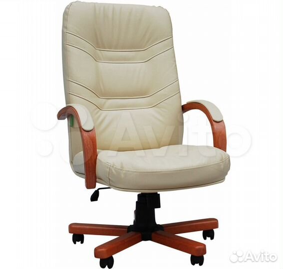Офисное кресло