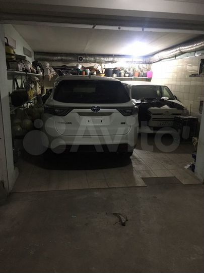 Гараж, > 30 м²