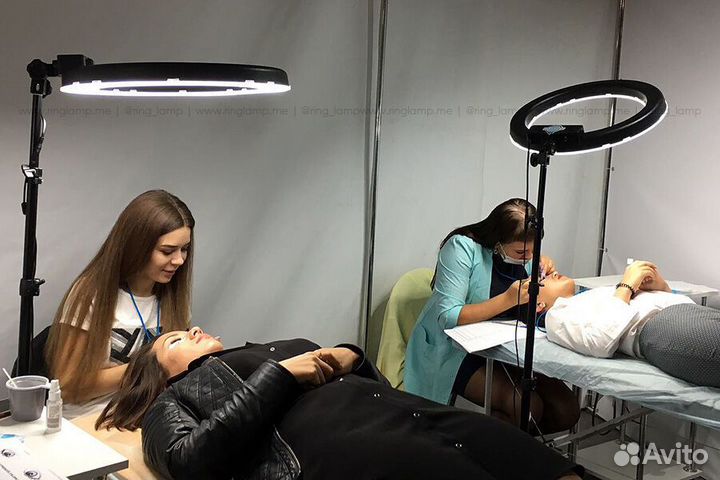 Кольцевая лампа для наращивания ресниц