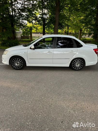 LADA Granta 1.6 МТ, 2015, 175 000 км