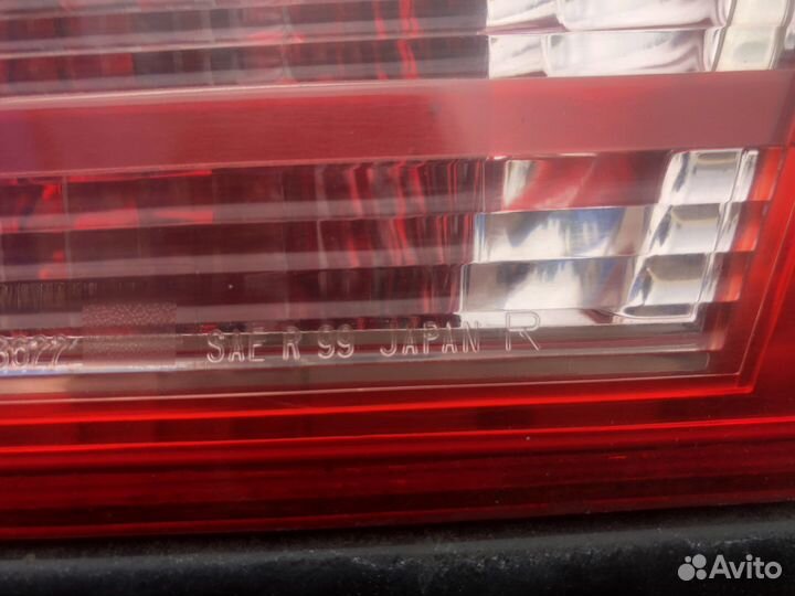 Фонарь внутренний правый Nissan Skyline v35