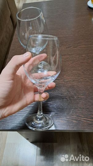 Винные бокалы