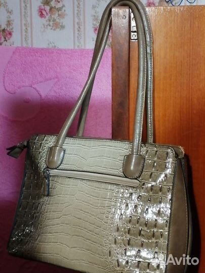 Сумка женская в хорошем состоянии
