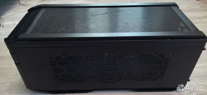 Mini-ITX CoolerMaster HAF Stacker 915R