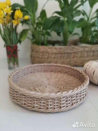 Поднос плетеный, плетёная фруктовница