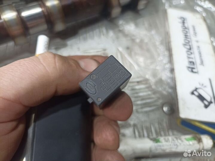 Реле чёрное 5 контактов Nissan