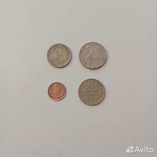 Продаю монеты с браком- трещина заготовки