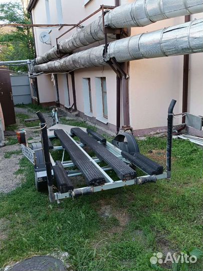 Лодочный прицеп