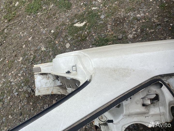 Заднее правое крыло Sunny FB15